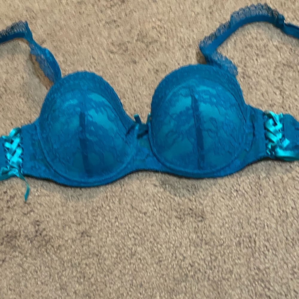 Adore me bra 34B